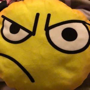 Meet your Posher, Mona